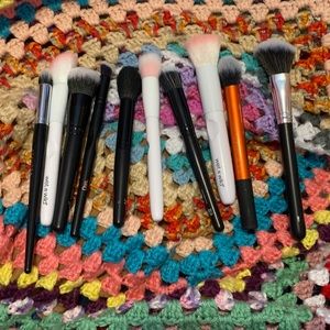 💞misc makeup face brushes💕